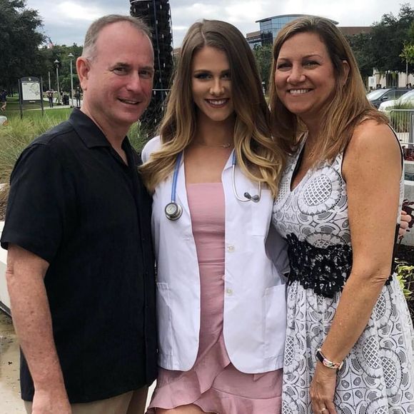 Meet your Posher, Dawn - Picture 1 of 1